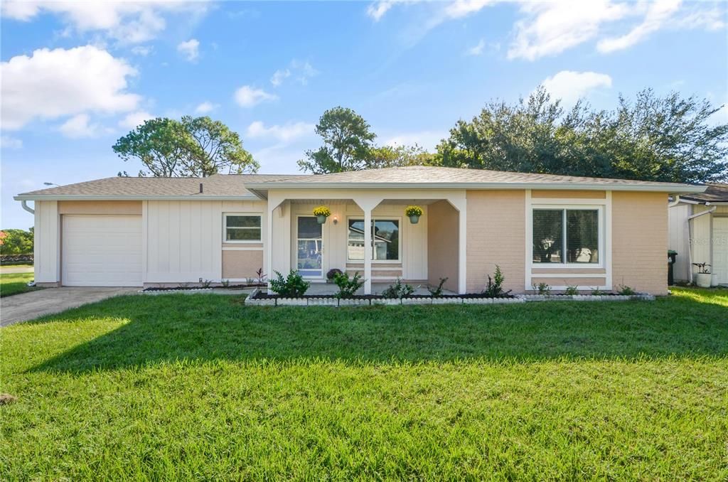 Active With Contract: $390,000 (3 beds, 2 baths, 1540 Square Feet)