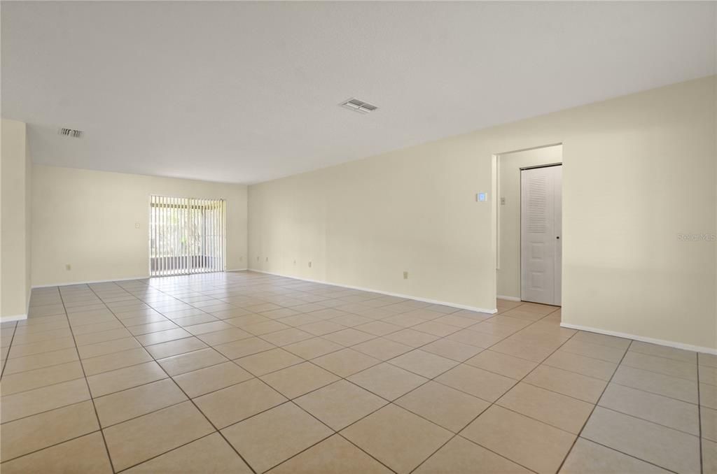 Active With Contract: $390,000 (3 beds, 2 baths, 1540 Square Feet)