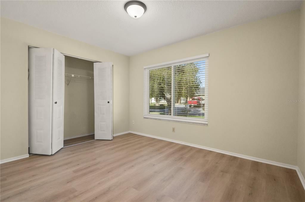 Active With Contract: $390,000 (3 beds, 2 baths, 1540 Square Feet)