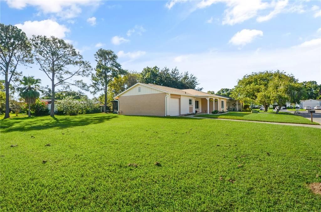 Active With Contract: $390,000 (3 beds, 2 baths, 1540 Square Feet)