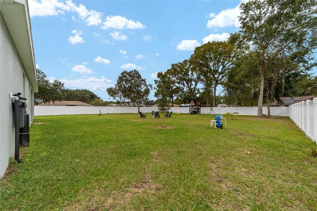 For Rent: $2,500 (4 beds, 3 baths, 2381 Square Feet)