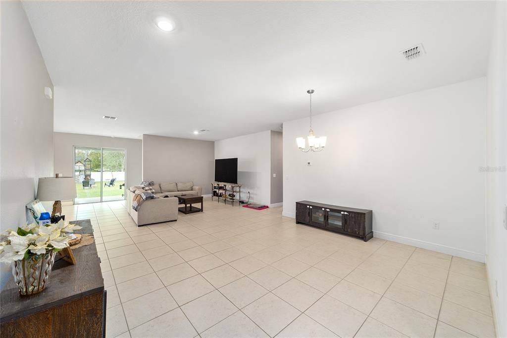 For Rent: $2,500 (4 beds, 3 baths, 2381 Square Feet)