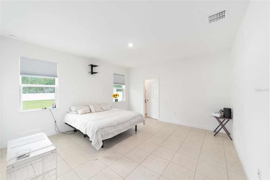 For Rent: $2,500 (4 beds, 3 baths, 2381 Square Feet)