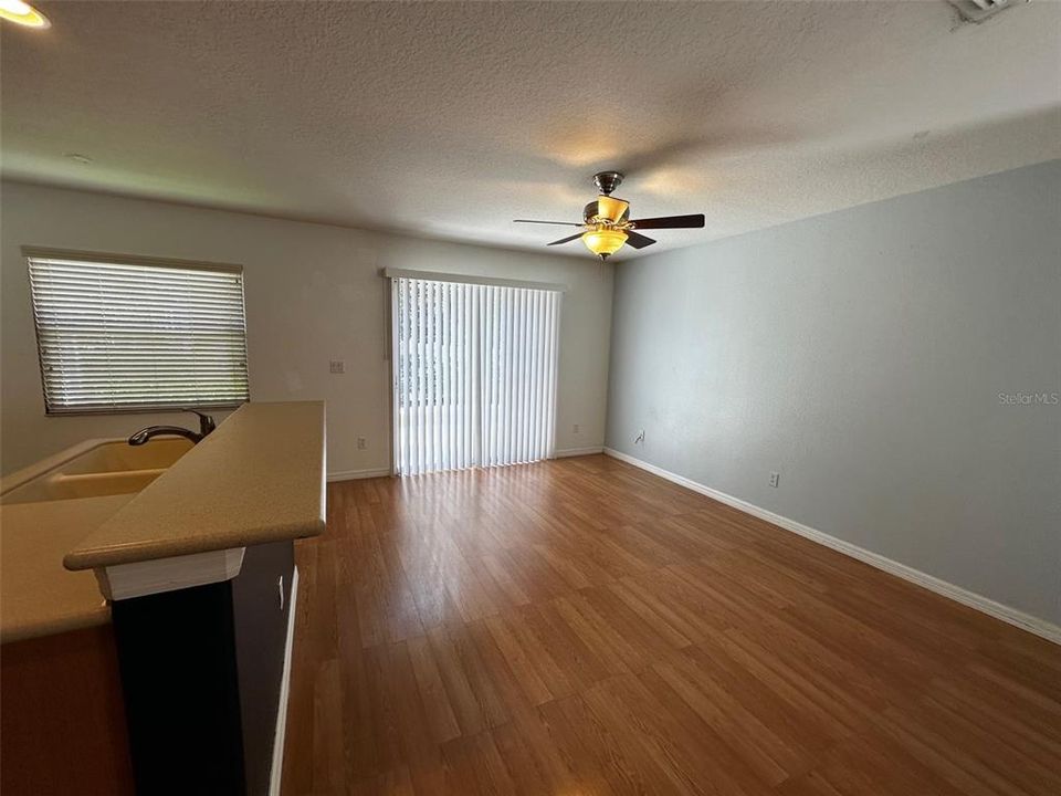 For Sale: $342,900 (3 beds, 2 baths, 1729 Square Feet)