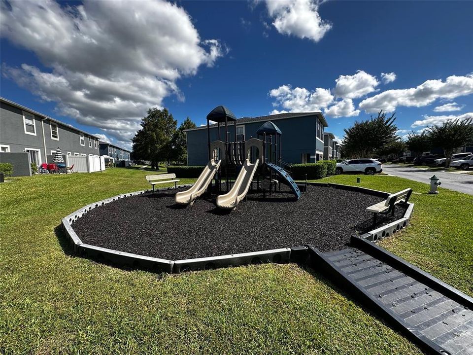 For Sale: $342,900 (3 beds, 2 baths, 1729 Square Feet)