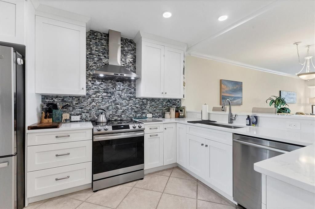 待售: $750,000 (2 贝兹, 2 浴室, 1581 平方英尺)