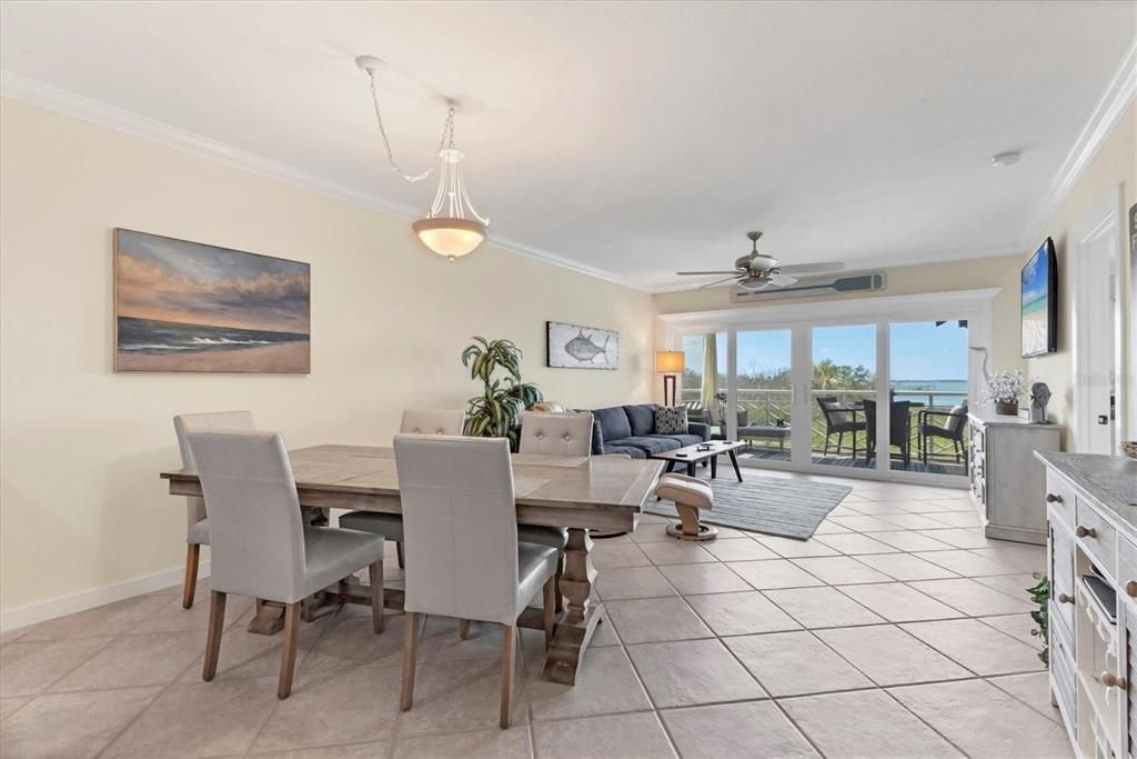 待售: $750,000 (2 贝兹, 2 浴室, 1581 平方英尺)