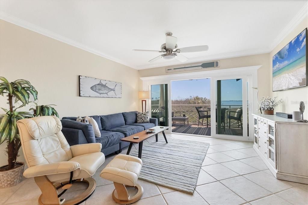 待售: $750,000 (2 贝兹, 2 浴室, 1581 平方英尺)