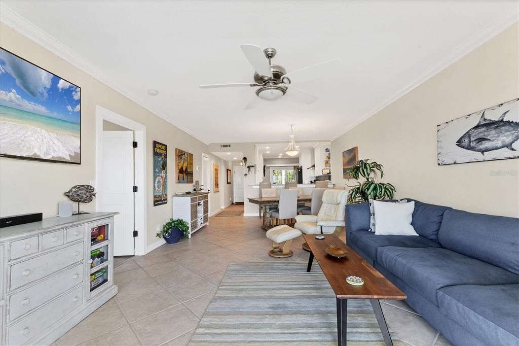 待售: $750,000 (2 贝兹, 2 浴室, 1581 平方英尺)