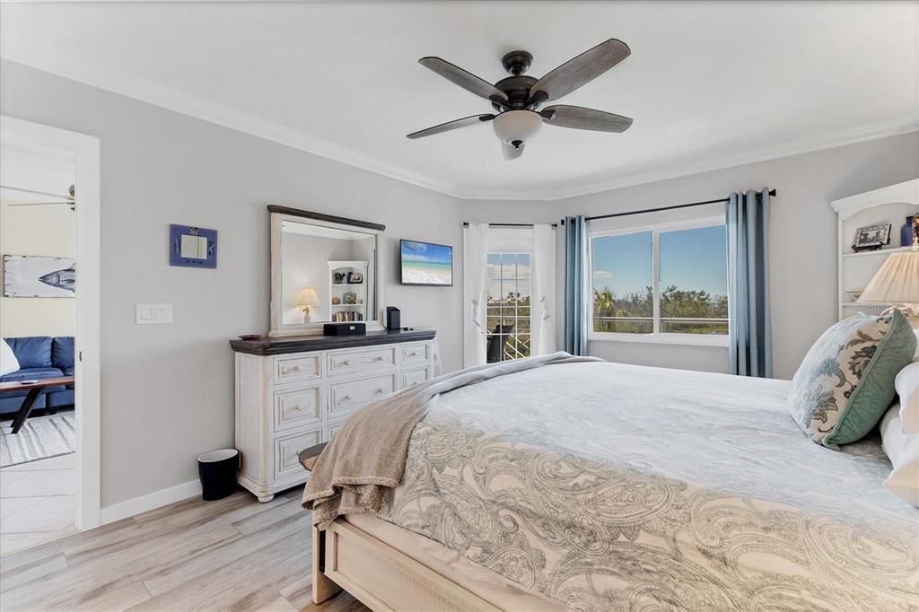 待售: $750,000 (2 贝兹, 2 浴室, 1581 平方英尺)