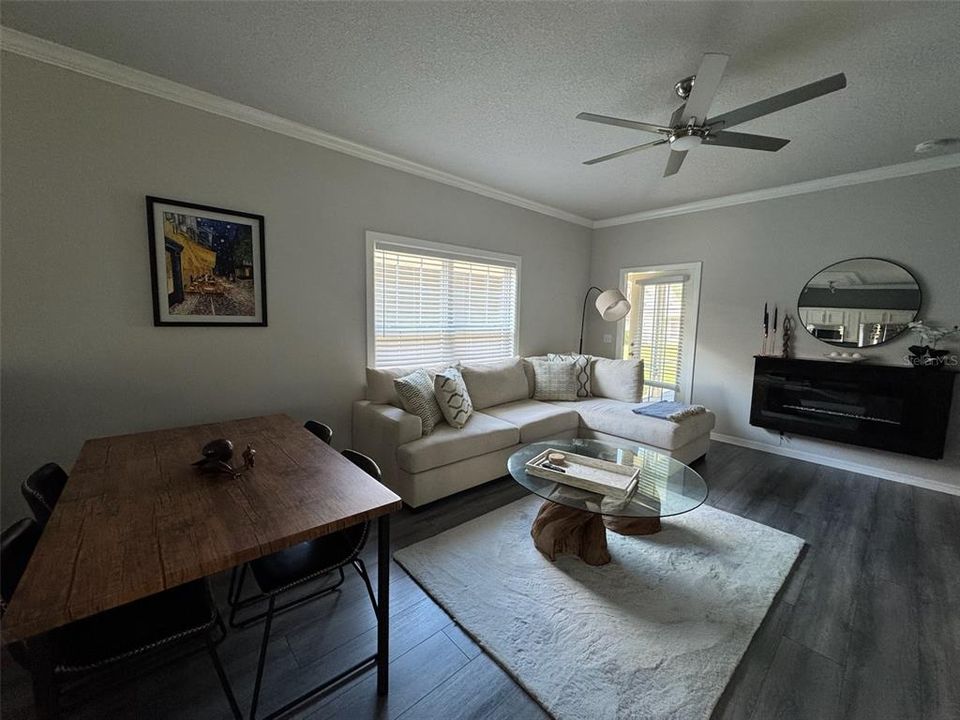 For Rent: $3,100 (3 beds, 2 baths, 1294 Square Feet)