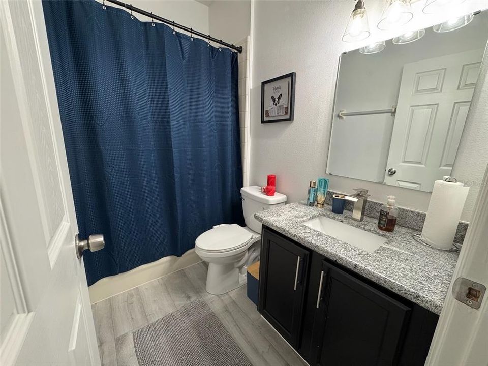 For Rent: $3,100 (3 beds, 2 baths, 1294 Square Feet)