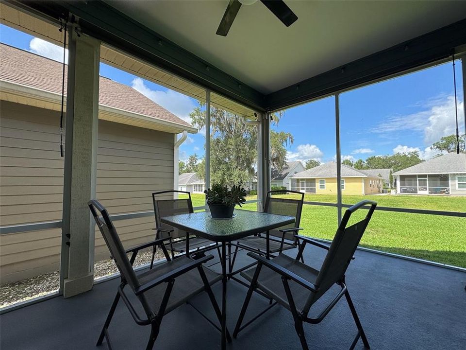 For Rent: $3,100 (3 beds, 2 baths, 1294 Square Feet)