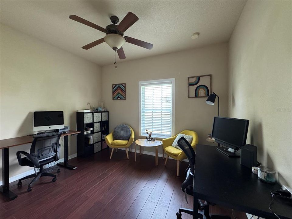 For Rent: $3,100 (3 beds, 2 baths, 1294 Square Feet)