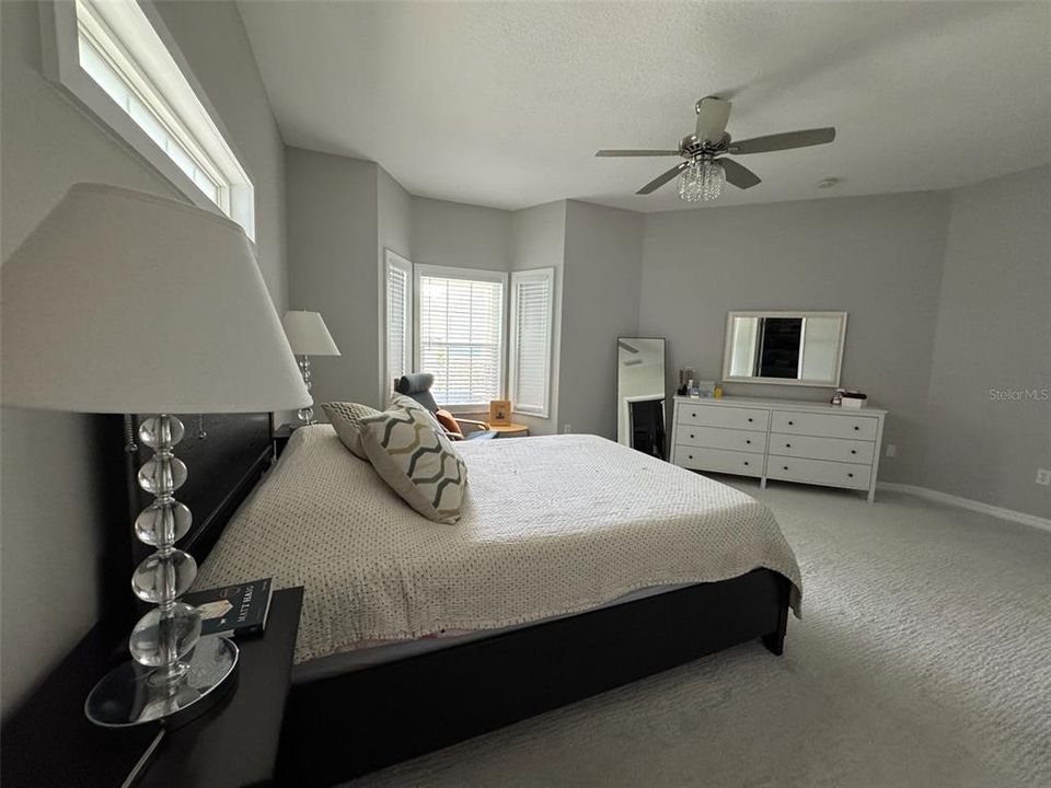 For Rent: $3,100 (3 beds, 2 baths, 1294 Square Feet)