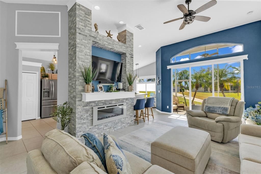 For Sale: $399,000 (2 beds, 2 baths, 1847 Square Feet)