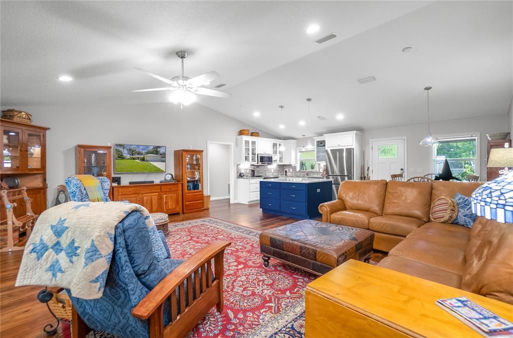 待售: $485,000 (2 贝兹, 2 浴室, 1623 平方英尺)