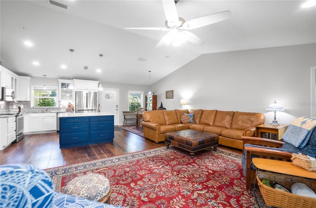 待售: $485,000 (2 贝兹, 2 浴室, 1623 平方英尺)