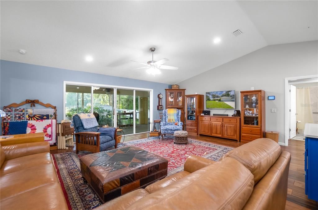 待售: $485,000 (2 贝兹, 2 浴室, 1623 平方英尺)