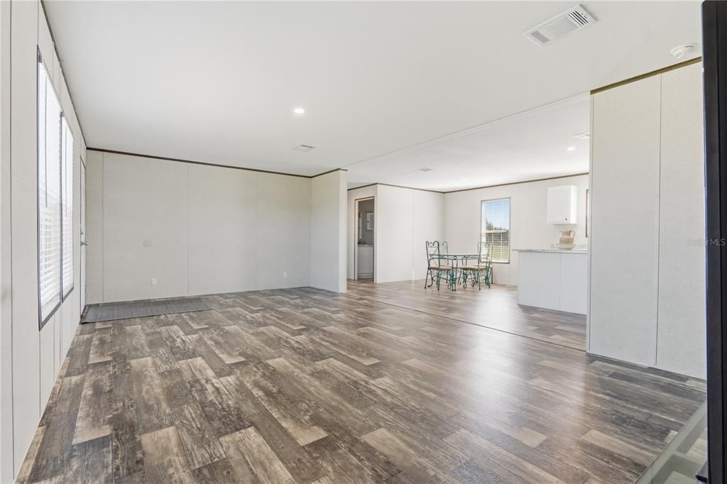 На продажу: $289,000 (3 спален, 2 ванн, 1568 Квадратных фут)