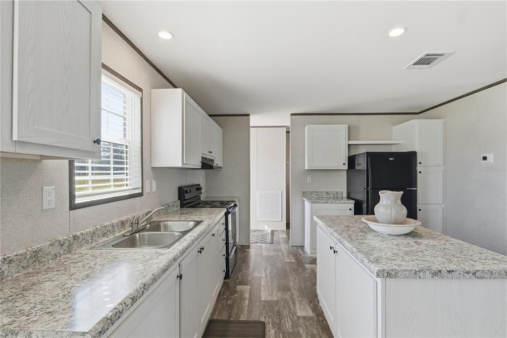 На продажу: $289,000 (3 спален, 2 ванн, 1568 Квадратных фут)