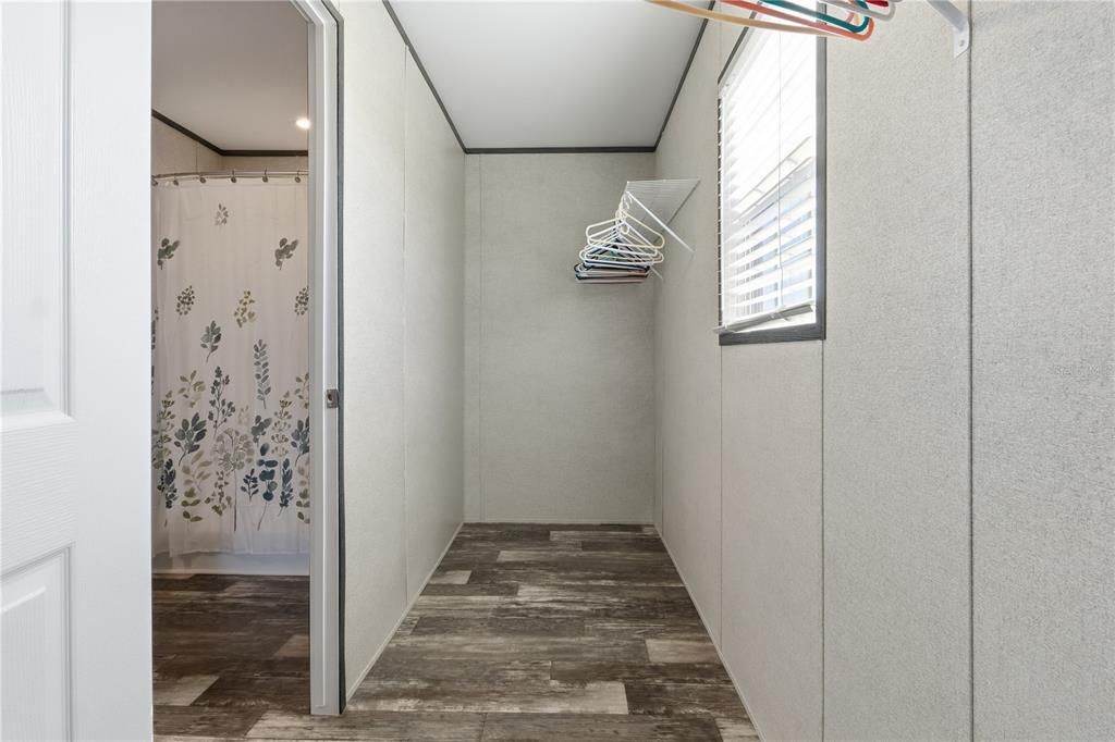 На продажу: $289,000 (3 спален, 2 ванн, 1568 Квадратных фут)