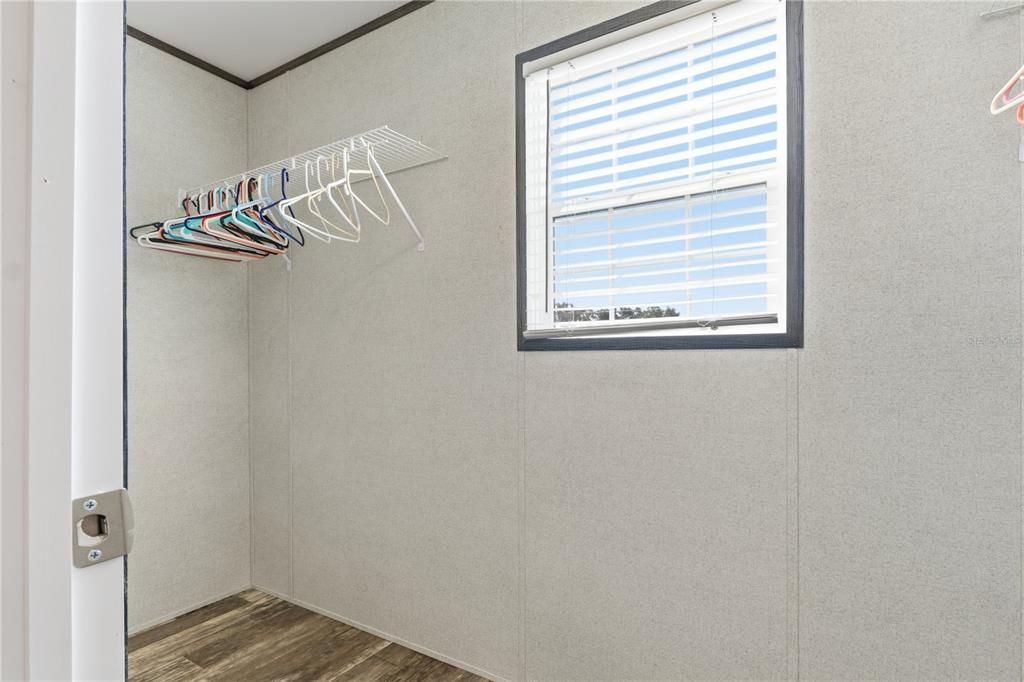 На продажу: $289,000 (3 спален, 2 ванн, 1568 Квадратных фут)