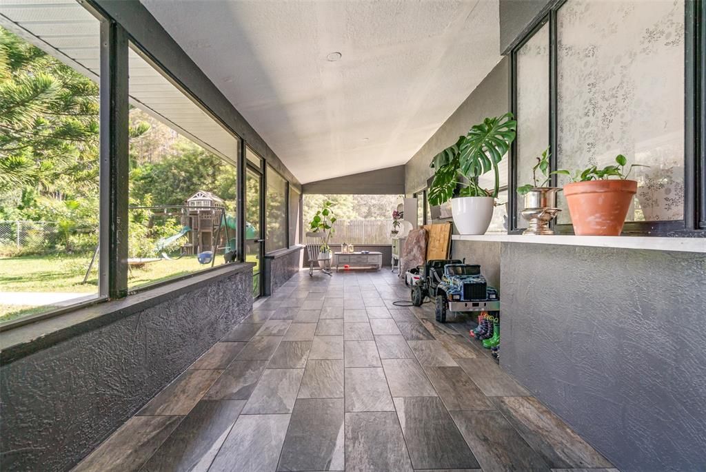 Active With Contract: $399,900 (4 beds, 3 baths, 1932 Square Feet)