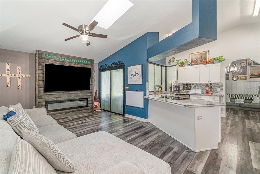 Active With Contract: $399,900 (4 beds, 3 baths, 1932 Square Feet)