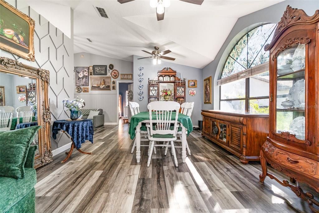 Active With Contract: $399,900 (4 beds, 3 baths, 1932 Square Feet)