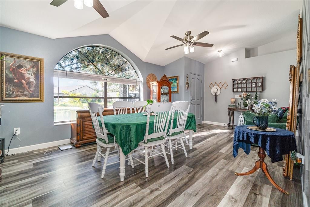 Active With Contract: $399,900 (4 beds, 3 baths, 1932 Square Feet)