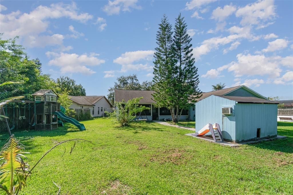 Active With Contract: $399,900 (4 beds, 3 baths, 1932 Square Feet)