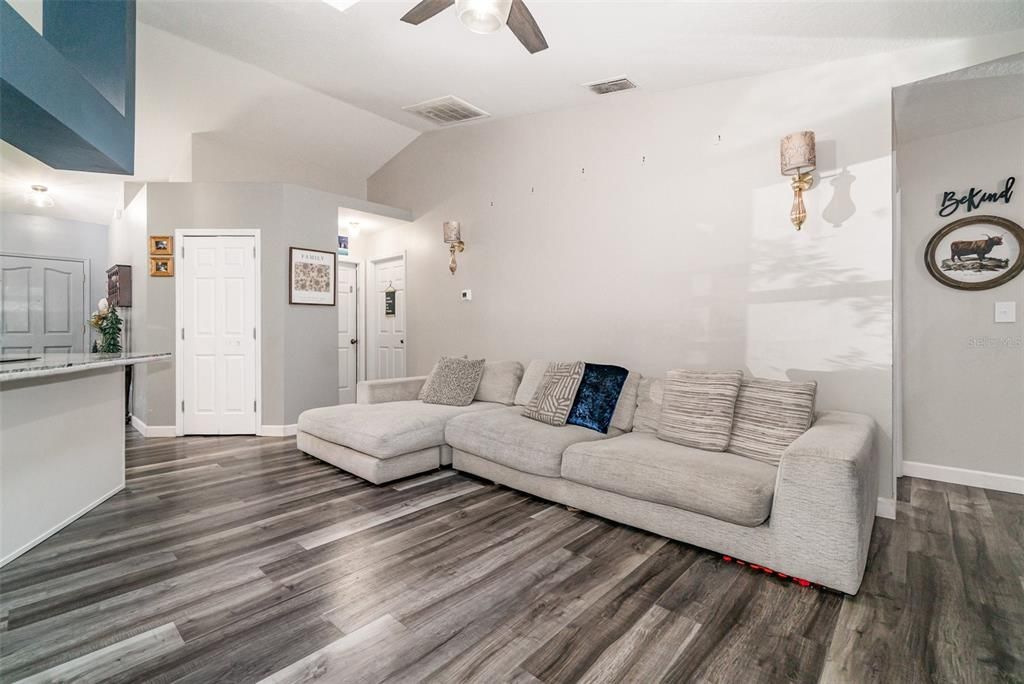 Active With Contract: $399,900 (4 beds, 3 baths, 1932 Square Feet)