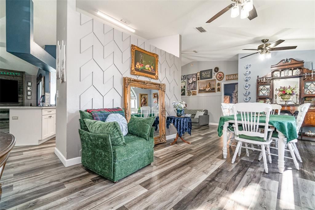 Active With Contract: $399,900 (4 beds, 3 baths, 1932 Square Feet)