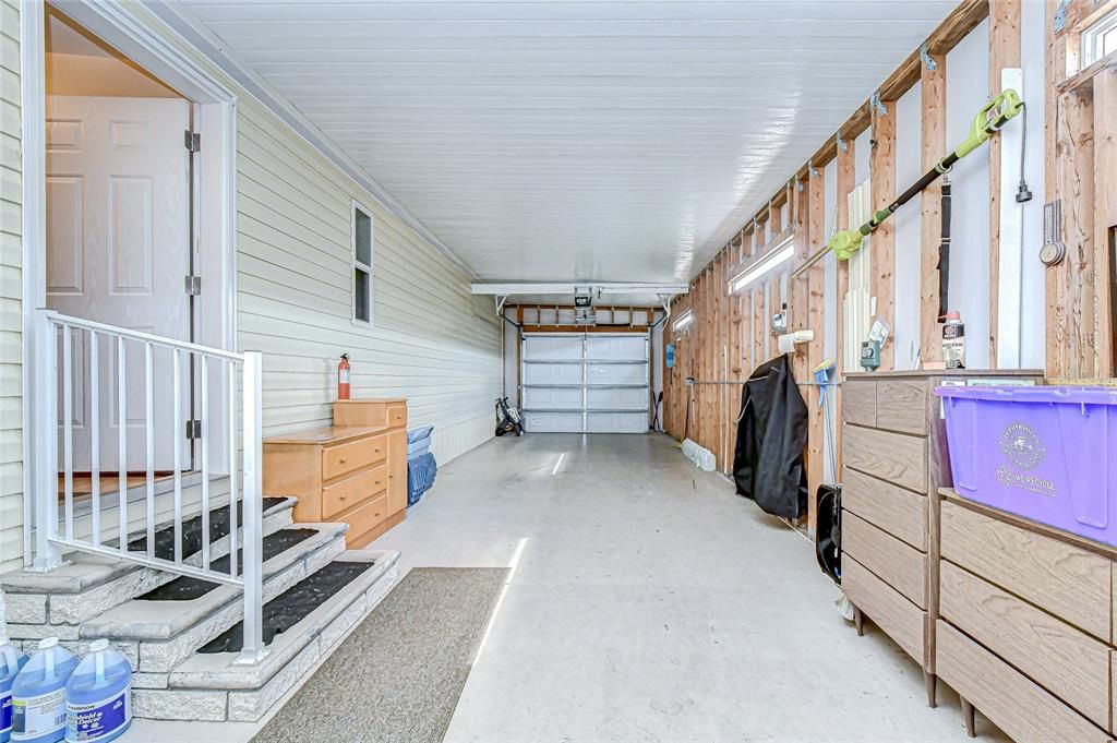 合同活跃: $219,000 (3 贝兹, 2 浴室, 1512 平方英尺)