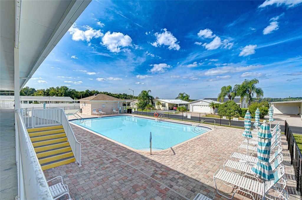 合同活跃: $219,000 (3 贝兹, 2 浴室, 1512 平方英尺)