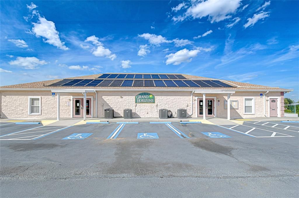 合同活跃: $219,000 (3 贝兹, 2 浴室, 1512 平方英尺)