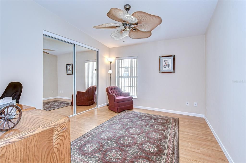 合同活跃: $219,000 (3 贝兹, 2 浴室, 1512 平方英尺)