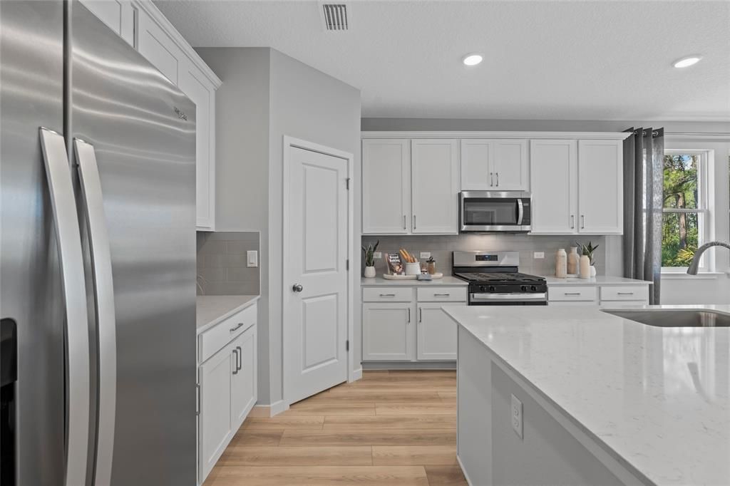 待售: $409,990 (4 贝兹, 3 浴室, 2055 平方英尺)