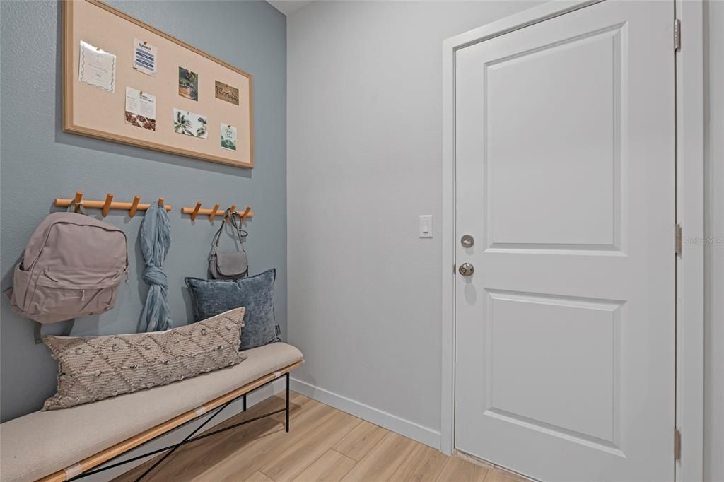 待售: $409,990 (4 贝兹, 3 浴室, 2055 平方英尺)