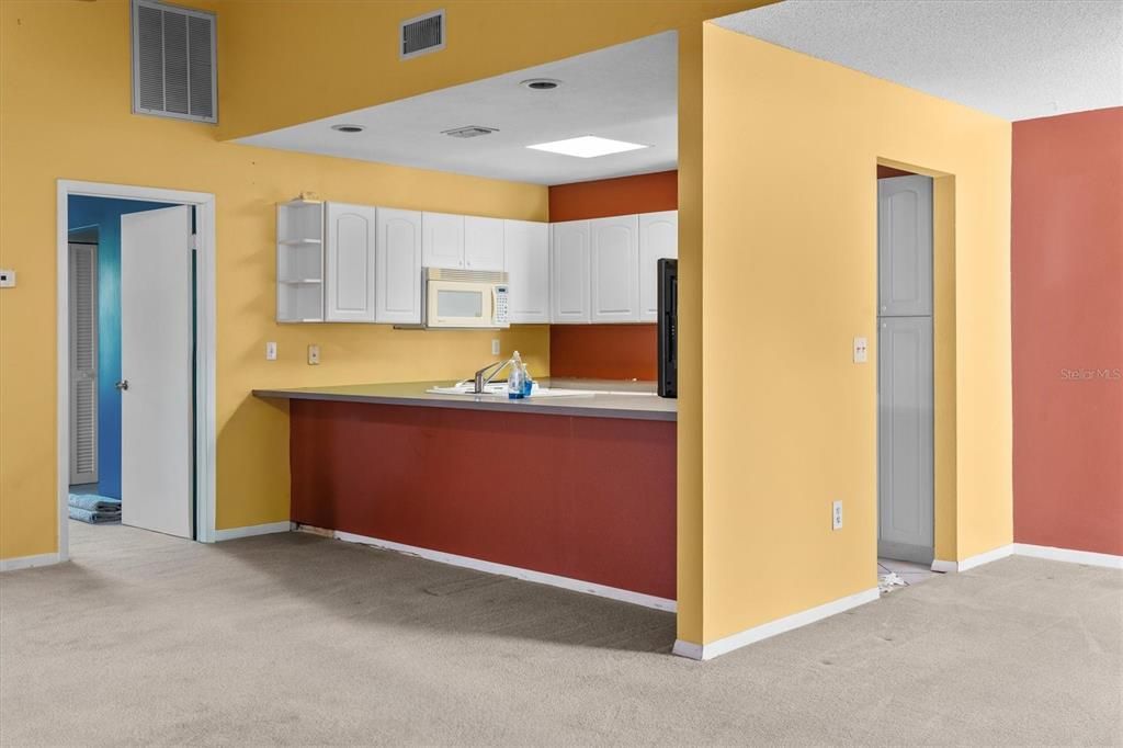 For Sale: $180,000 (2 beds, 2 baths, 1353 Square Feet)