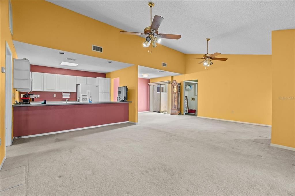 For Sale: $180,000 (2 beds, 2 baths, 1353 Square Feet)