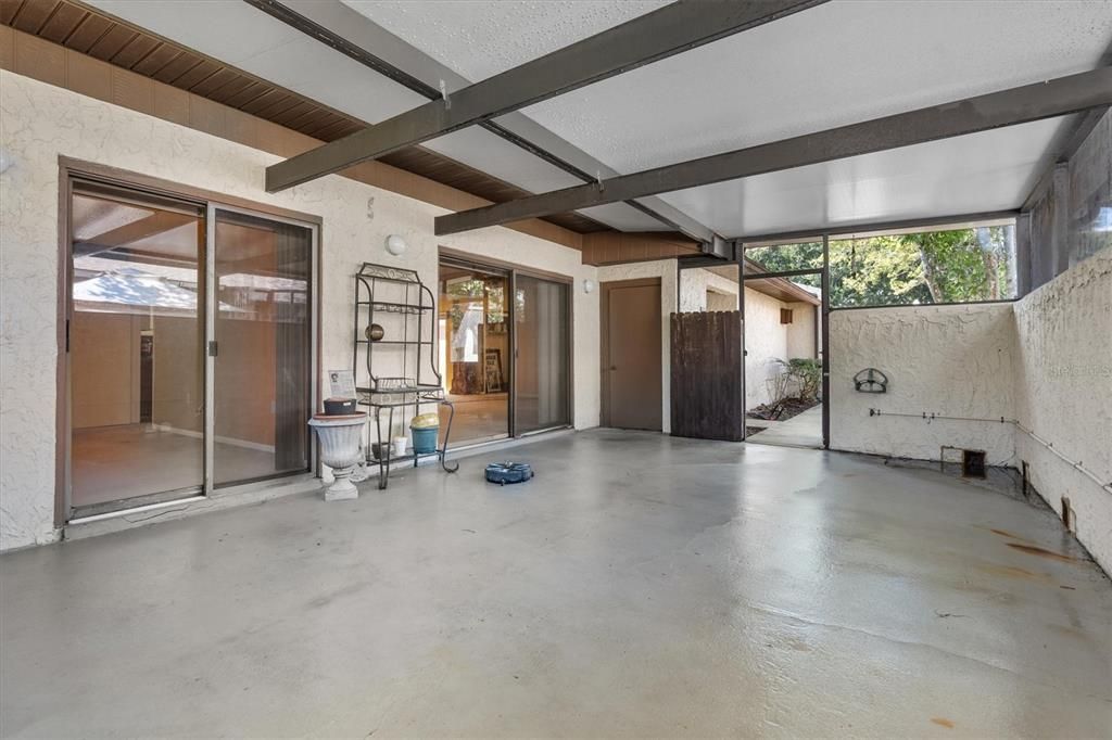 For Sale: $180,000 (2 beds, 2 baths, 1353 Square Feet)