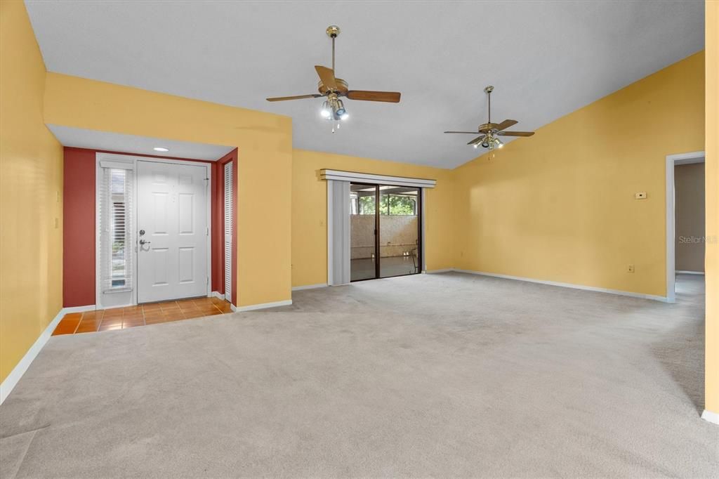 For Sale: $180,000 (2 beds, 2 baths, 1353 Square Feet)