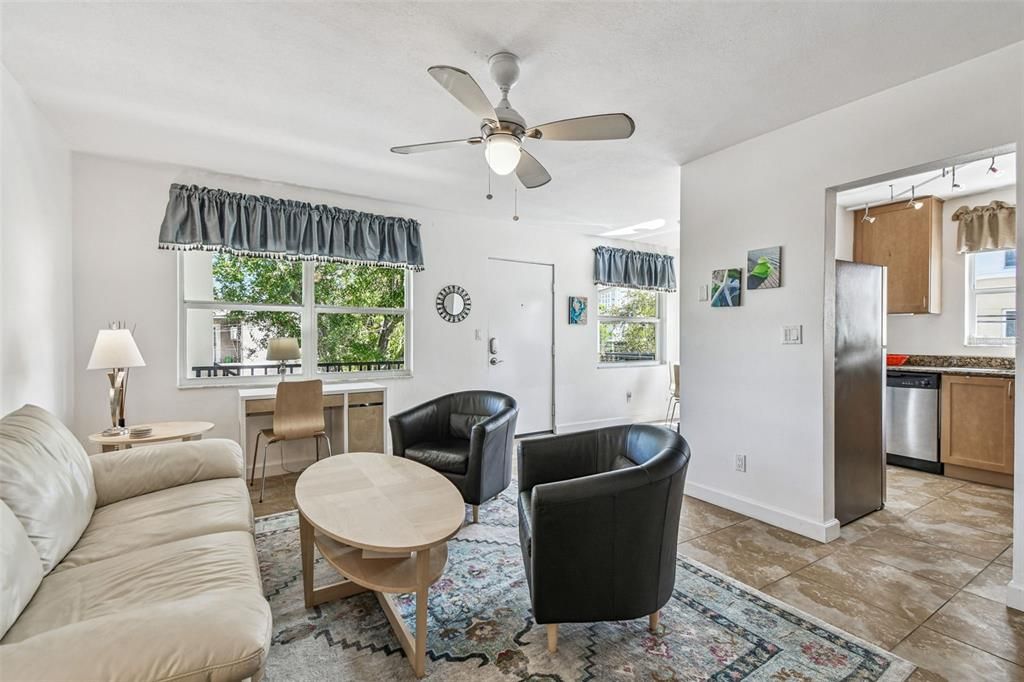 For Sale: $450,000 (2 beds, 1 baths, 790 Square Feet)