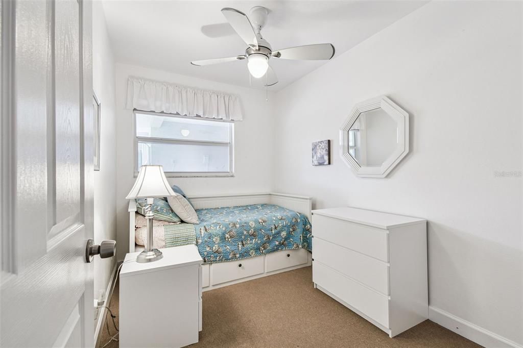 For Sale: $450,000 (2 beds, 1 baths, 790 Square Feet)