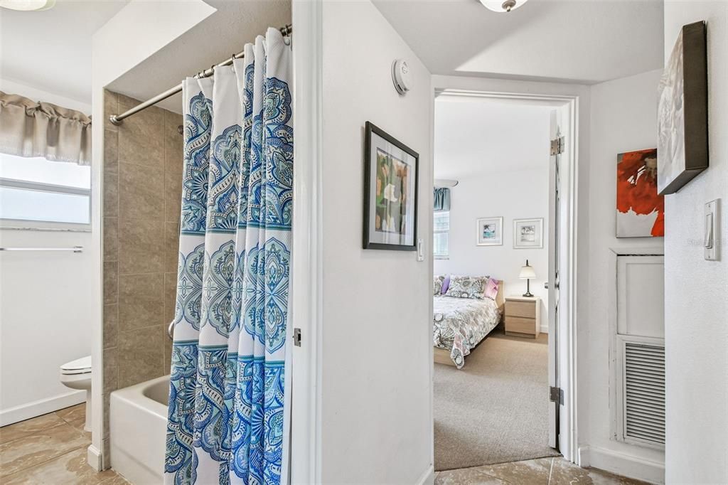 For Sale: $450,000 (2 beds, 1 baths, 790 Square Feet)