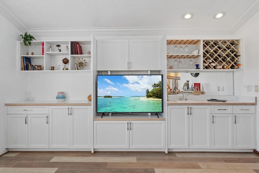 For Sale: $575,000 (3 beds, 2 baths, 2179 Square Feet)