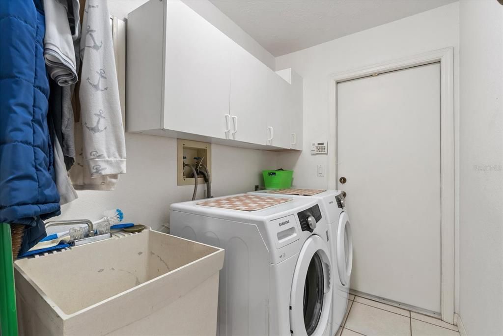 For Sale: $575,000 (3 beds, 2 baths, 2179 Square Feet)