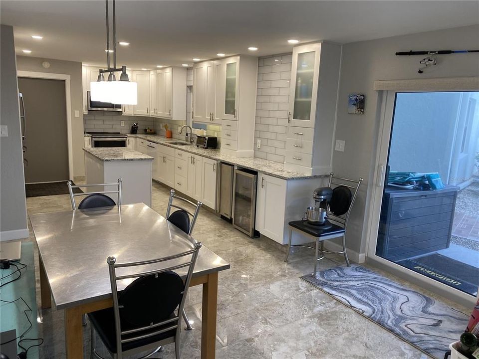 В аренду: $4,950 (2 спален, 2 ванн, 1080 Квадратных фут)